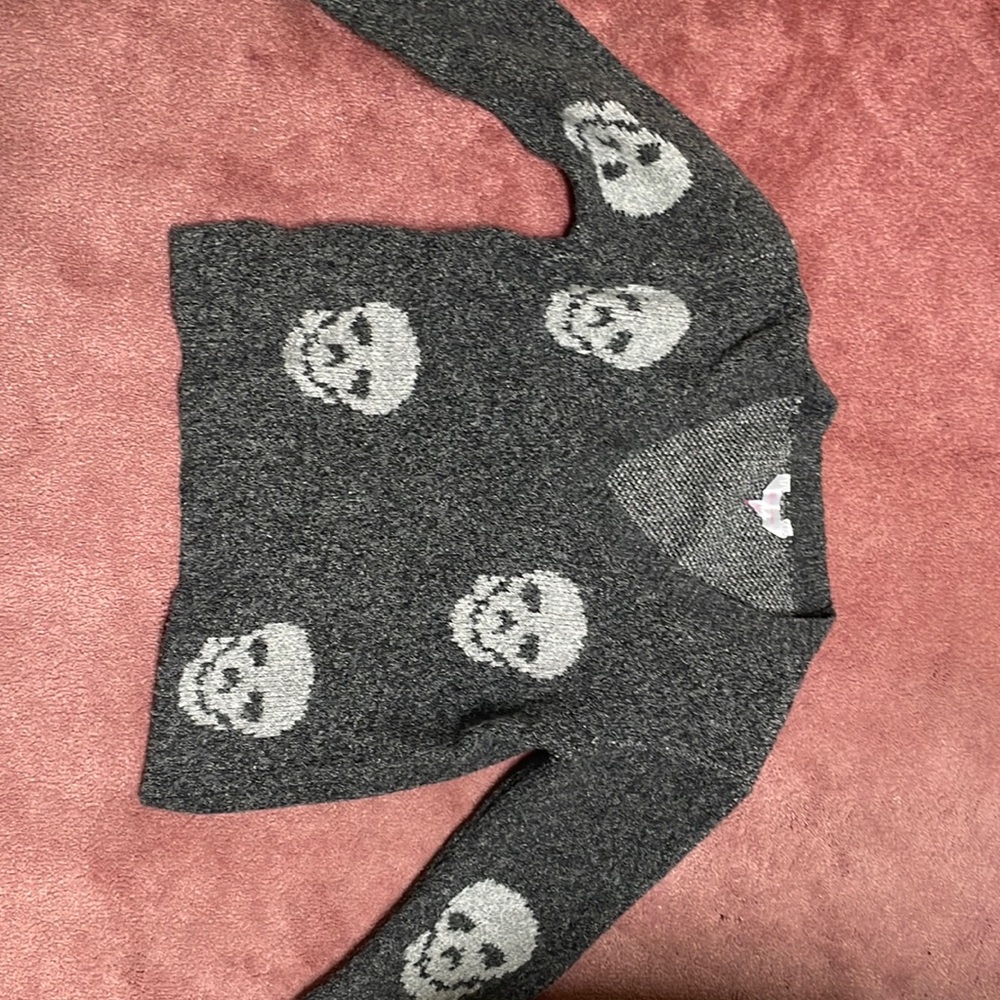 Grey skull sweater. Size small